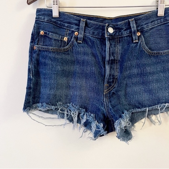 Levi’s 501 Cut Off Jean Shorts High Rise Raw Hem Size 28 Dark Blue Wash - Picture 2 of 8